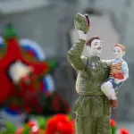 Солдат с ребенком