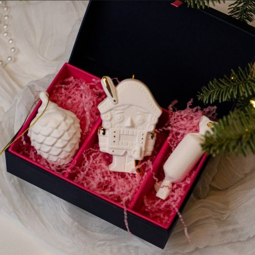 Набор 3 изделий (шишка малая, щелкунчик, конфетка) фарфор Набор 3 изделий (шишка малая, щелкунчик, конфетка) фарфор фото