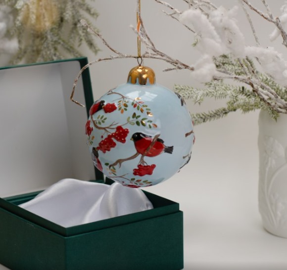 Шар со снегирями майолика с коробкой Шар со снегирями майолика с коробкой фото