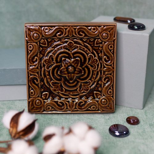 Изразец Чертополох одноцветный коричневый Изразец Чертополох одноцветный коричневый фото