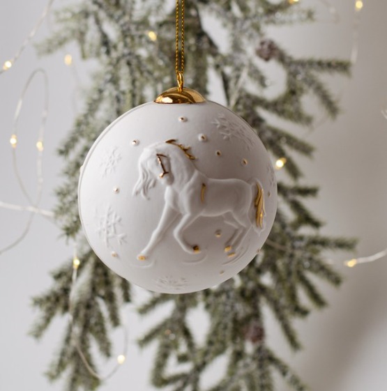 Шар ёлочный с лошадью (фарфор, золото) СКИДКА!! фото