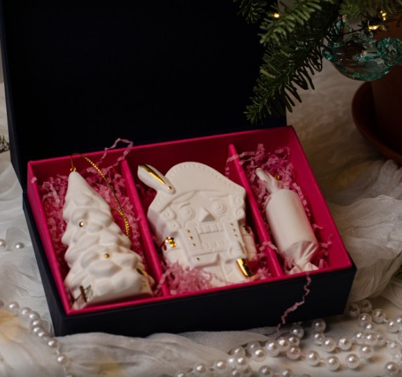 абор 3 изделия ( елка , щелкунчик, конфетка) (фарфор) фото