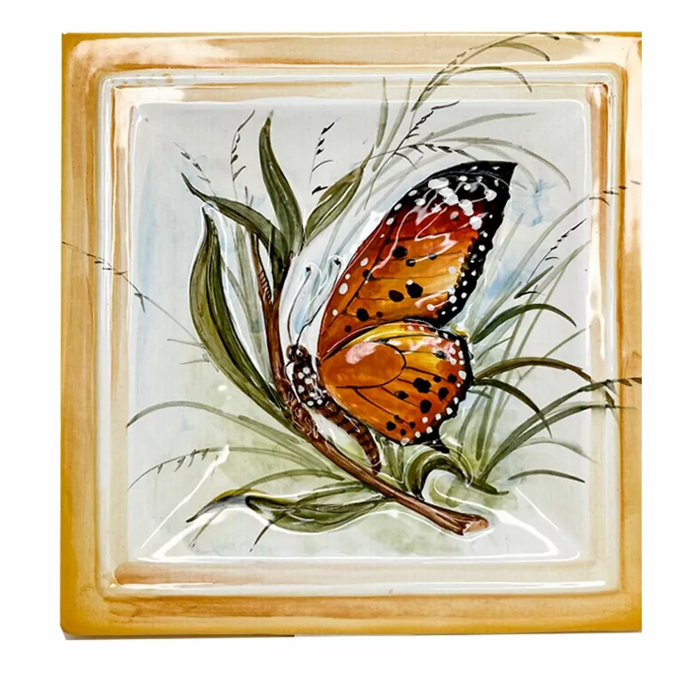 Бабочка сложенные крылья-декор фото